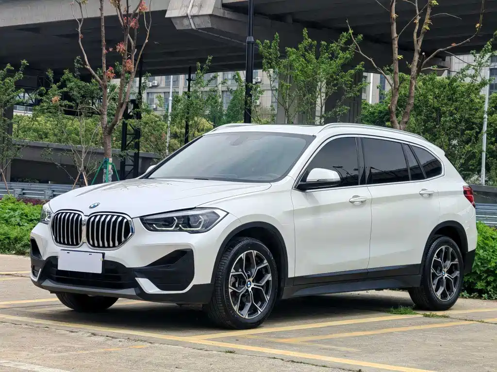 BMW X1 2022 sDrive25Li Leading Model купить на сайте DeffCars