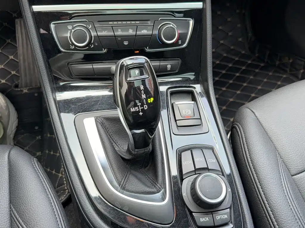 BMW 2 Series Multipurpose Station Wagon 2018 220i Leading Model купить на сайте DeffCars