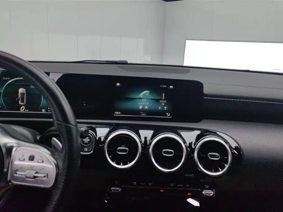 Mercedes-Benz A-Class 2019 facelift A 180 L sports sedan купить на сайте DeffCars