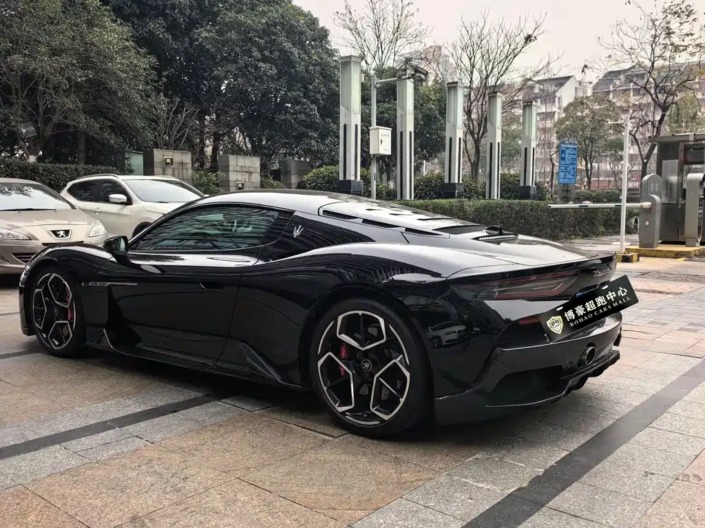 Maserati MC20 2023 3.0T Standard Edition купить на сайте DeffCars