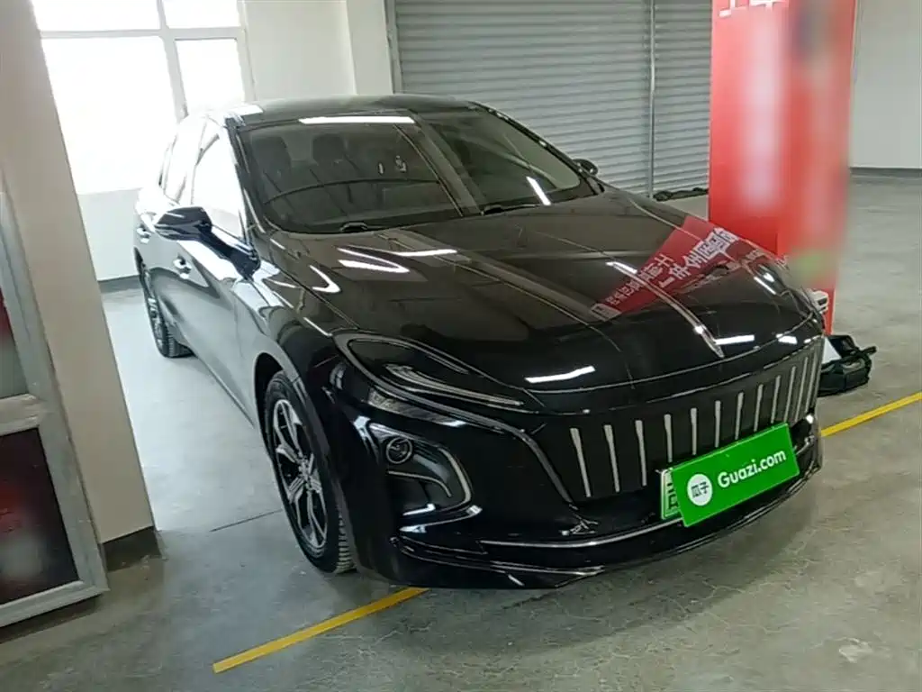 Hongqi E-QM5 2023 basic travel version купить на сайте DeffCars
