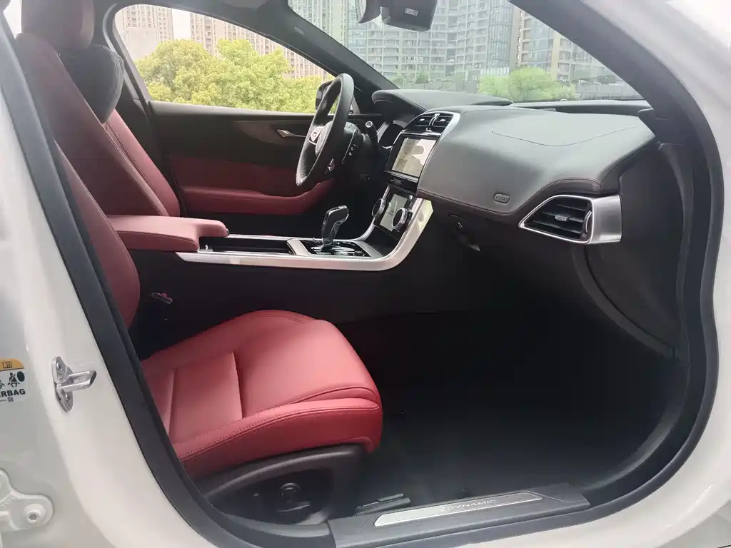 Jaguar XEL 2024 2.0T 250PS R-DYNAMIC S aggressive sports version купить на сайте DeffCars