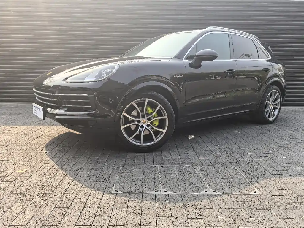 Cayenne New Energy 2021 Cayenne E-Hybrid 2.0T купить на сайте DeffCars