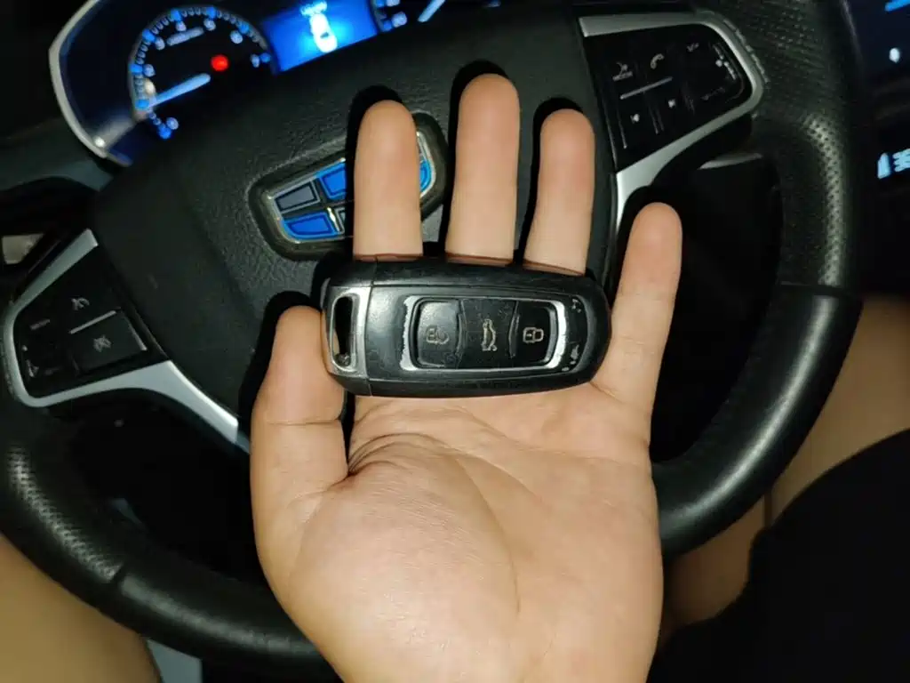 Emgrand 2017 Sedan Million Model 1.5L CVT Upward Interconnect Version купить на сайте DeffCars