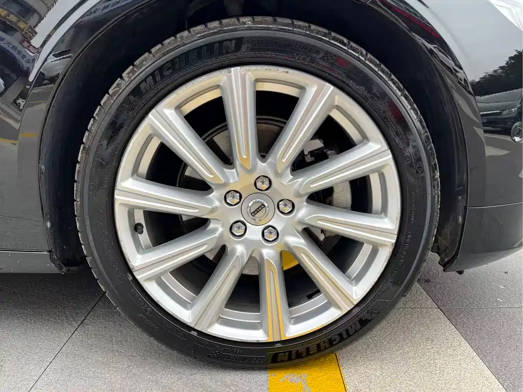 Volvo S90 2018 T5 Zhiya Edition купить на сайте DeffCars