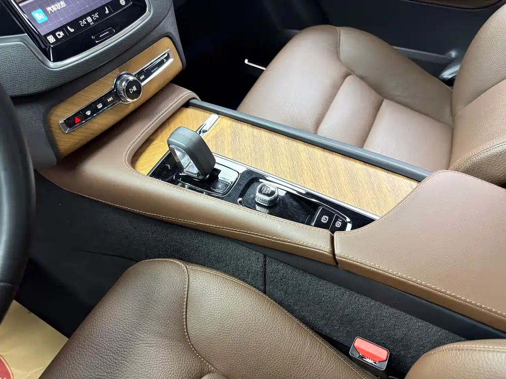 Volvo XC90 2024 B6 Zhiyi Luxury Edition 7 seats купить на сайте DeffCars