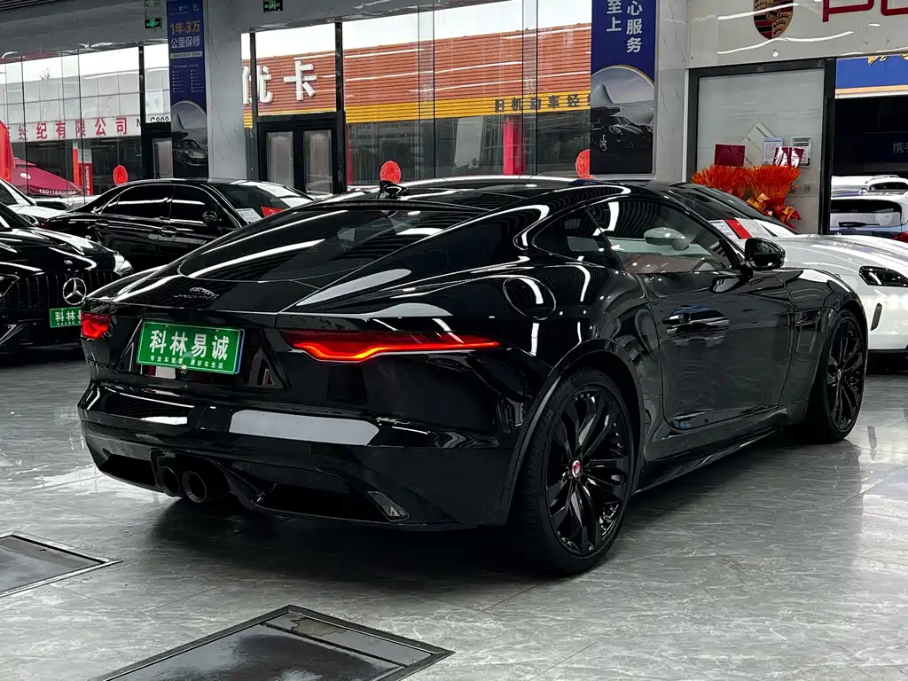 Jaguar F-TYPE 2023 P300 hardtop version R-DYNAMIC BLACK купить на сайте DeffCars