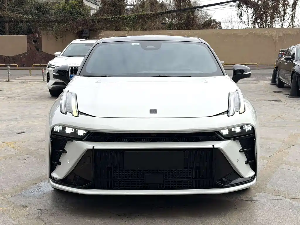 Lynk & Co 03 2023 2.0TD DCT Halo купить на сайте DeffCars