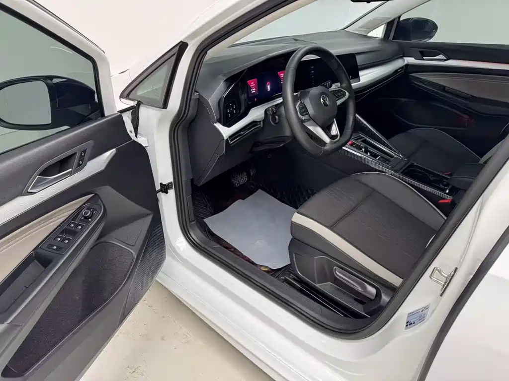 Golf 2023 facelift 280TSI DSG Pro купить на сайте DeffCars