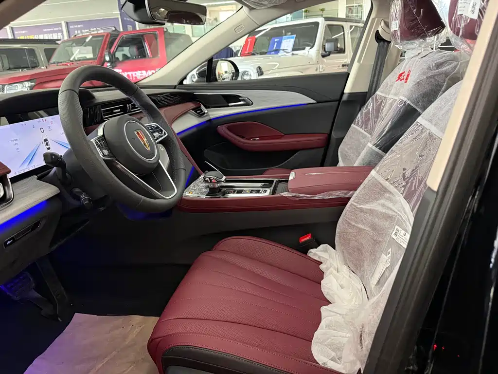 Hongqi H5 2025 2.0T automatic Qichang version купить на сайте DeffCars