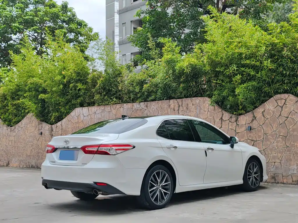 Camry 2021 2.5G Deluxe Edition купить на сайте DeffCars