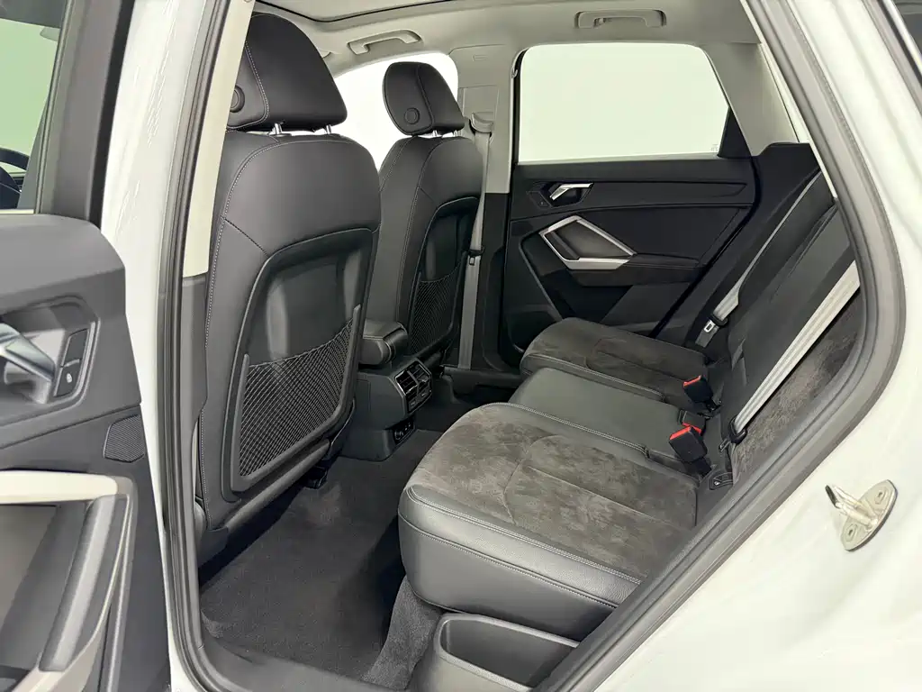 Audi Q3 2022 35 TFSI Fashionable and Dynamic купить на сайте DeffCars