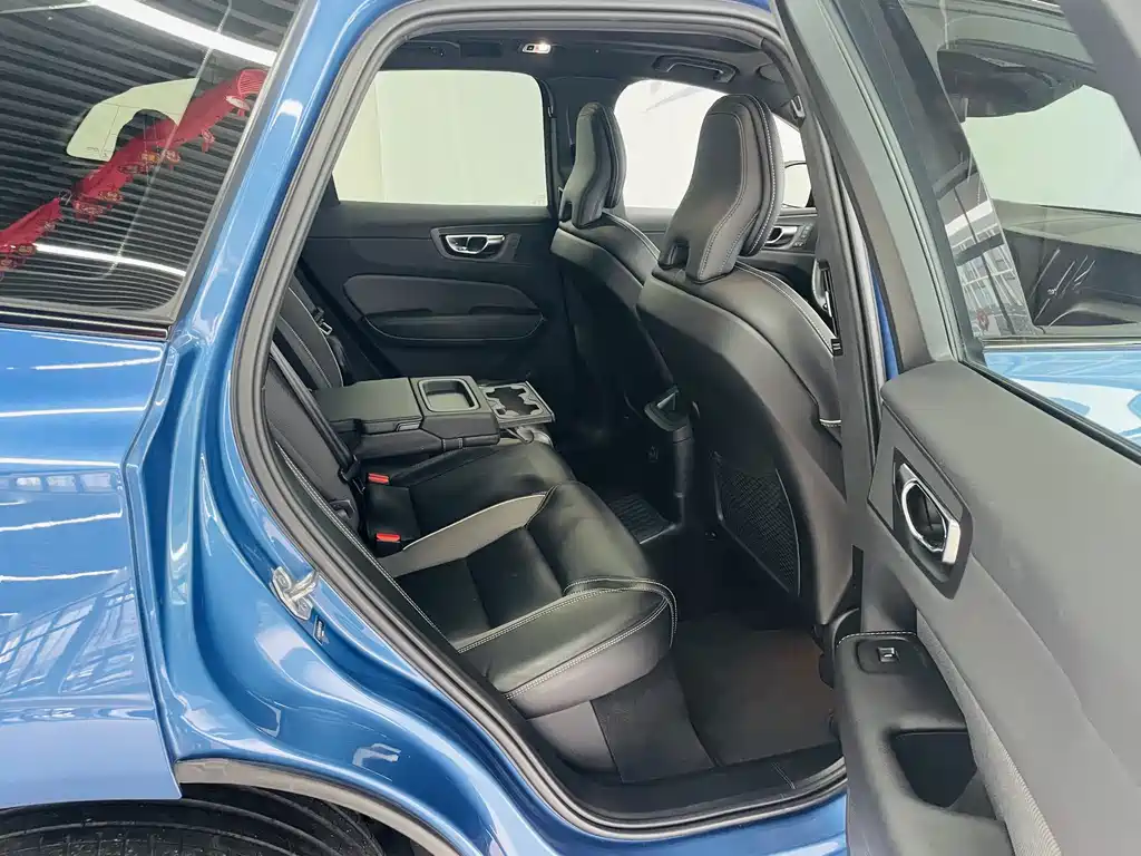 Volvo XC60 Plug-in Hybrid 2021 T8 E-Drive Hybrid Zhiyuan Sports Edition купить на сайте DeffCars