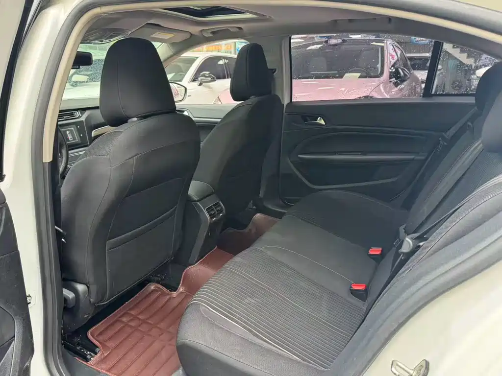 Peugeot 408 2016 1.6T automatic luxury version купить на сайте DeffCars