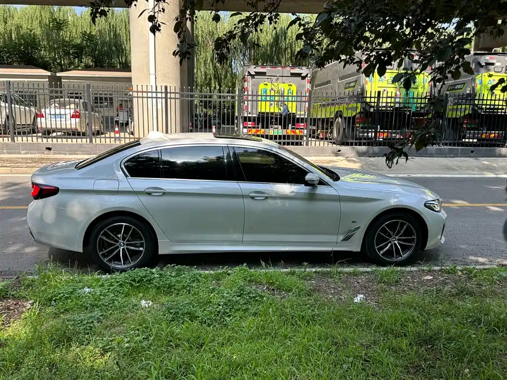 BMW 5 Series 2022 525Li M Sports Package купить на сайте DeffCars