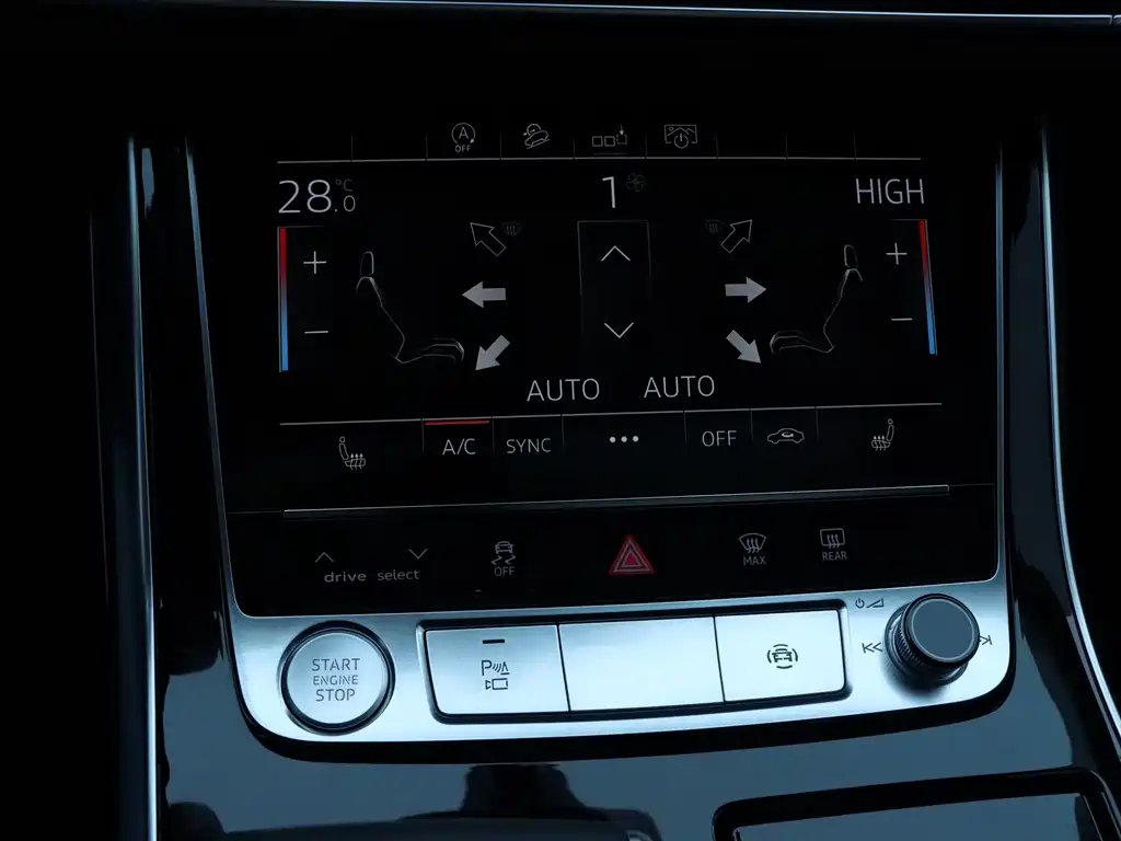 Audi Q8 2019 55 TFSI luxury and dynamic model купить на сайте DeffCars