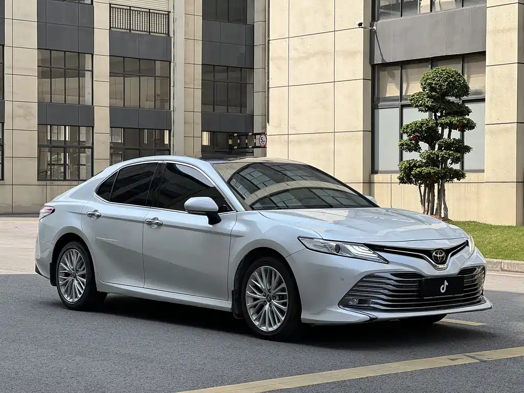 Camry 2019 2.5G Deluxe Edition National VI купить на сайте DeffCars