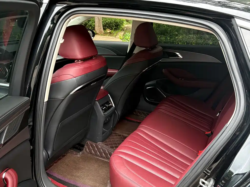 Hongqi H5 2023 2.0T Automatic Intelligent Connected Flag Edition купить на сайте DeffCars