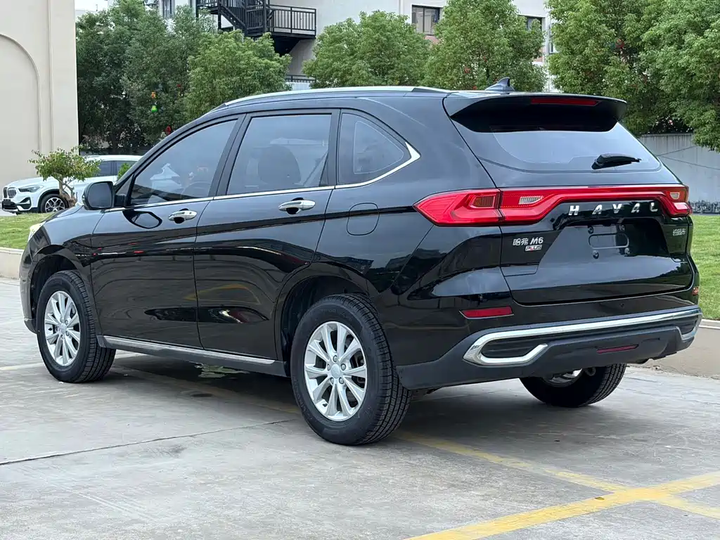 Haval M6 2021 plus 1.5T DCT Deluxe Smart Coupler купить на сайте DeffCars