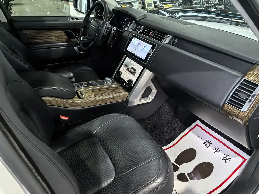 Range Rover 2019 3.0 SC V6 Legendary Extended Edition купить на сайте DeffCars