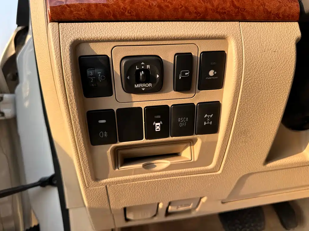 Land Cruiser imported 2015 4.0L V6 Middle East Limited Edition купить на сайте DeffCars