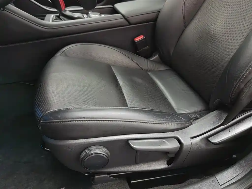 Mazda3 Angkesela 2020 2.0L Automatic Premium Edition купить на сайте DeffCars