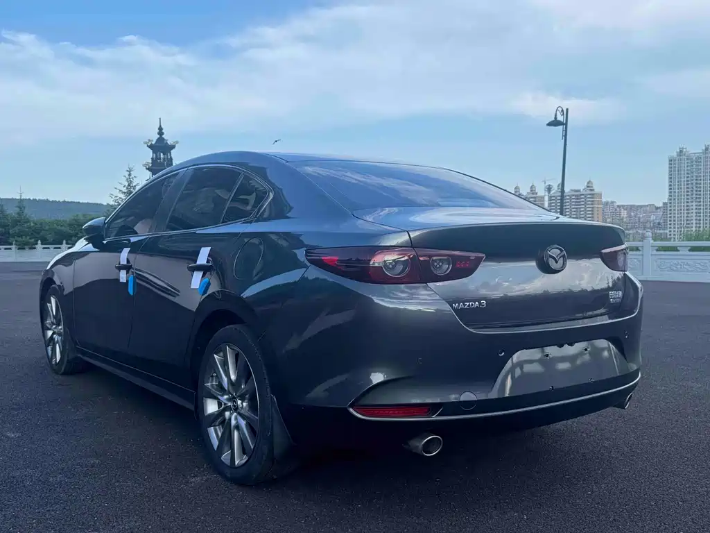 Mazda Axela 2021 2.0L Automatic Dazzling Edition купить на сайте DeffCars