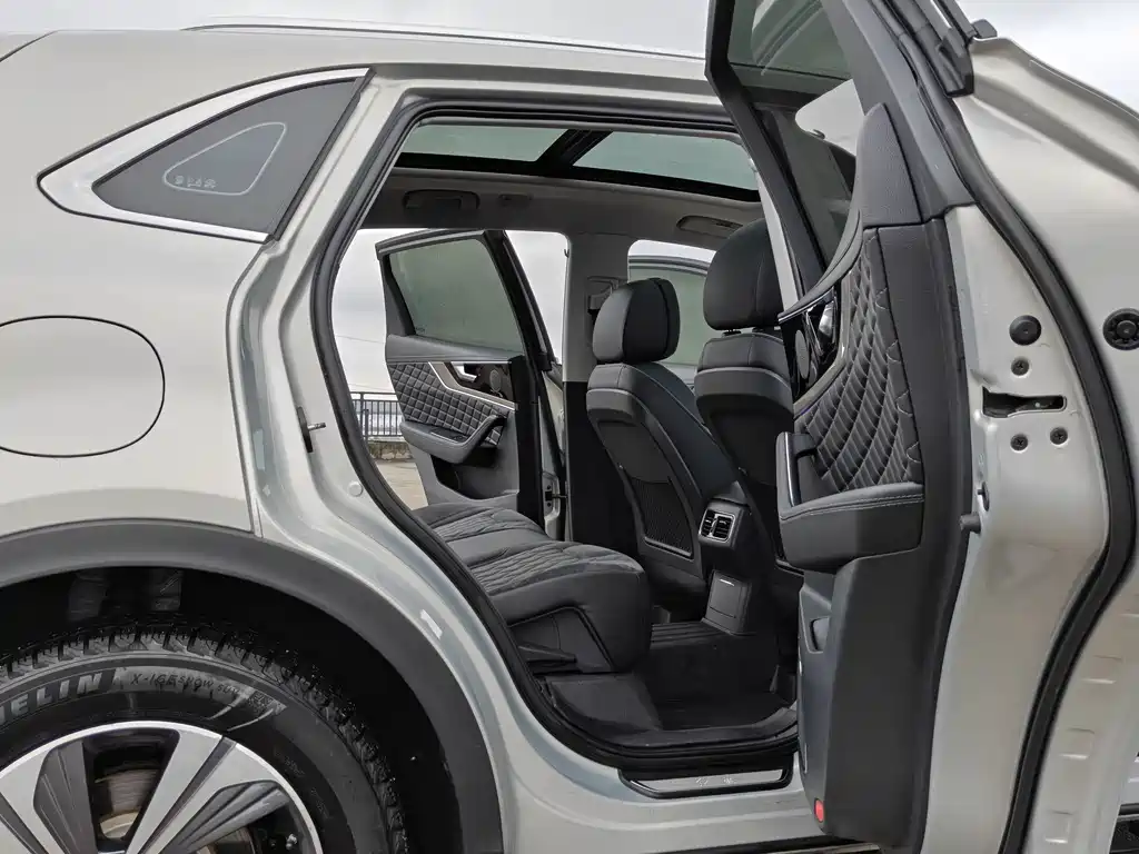 Hongqi HS5 2019 2.0T Zhilian Qiyue Edition купить на сайте DeffCars