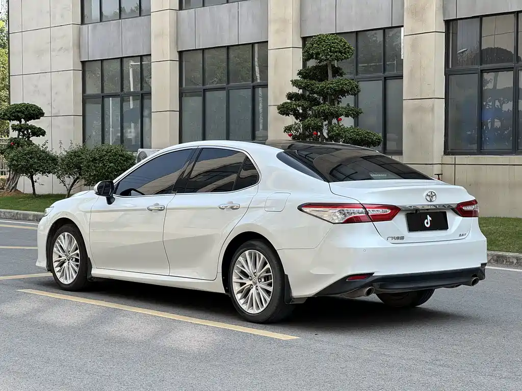 Camry 2019 2.5G Deluxe Edition National VI купить на сайте DeffCars