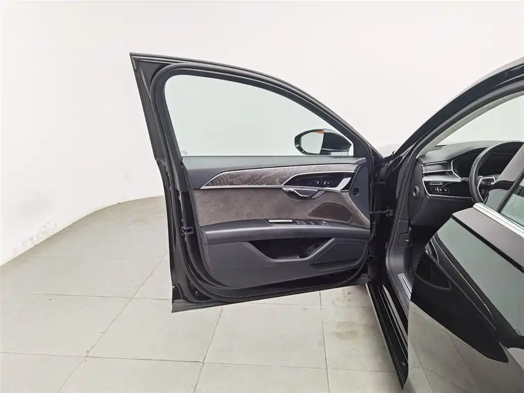 Audi A8 2022 A8L 50 TFSI quattro Comfort Collection Edition купить на сайте DeffCars