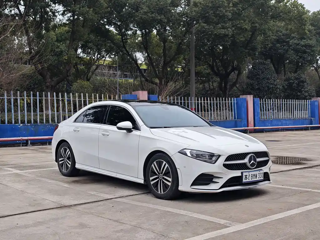 Mercedes-Benz A-Class 2019 A 180 L Sports Sedan купить на сайте DeffCars