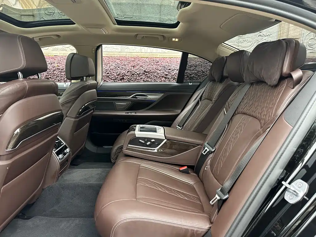 BMW 7 Series 2019 730Li Luxury Package купить на сайте DeffCars