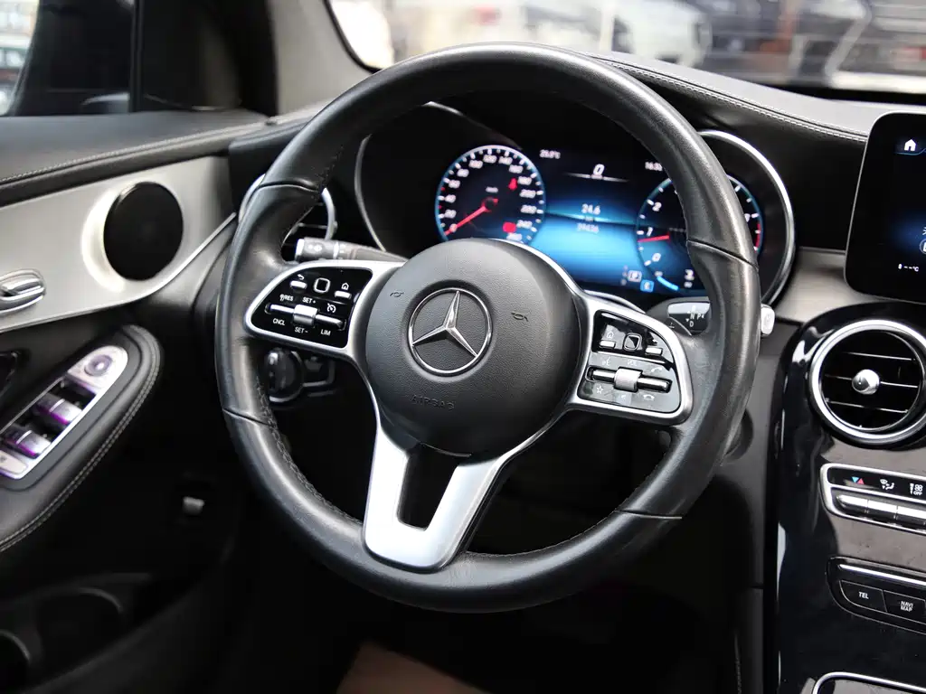 Mercedes-Benz GLC Coupe 2020 GLC 260 4MATIC Coupe SUV купить на сайте DeffCars