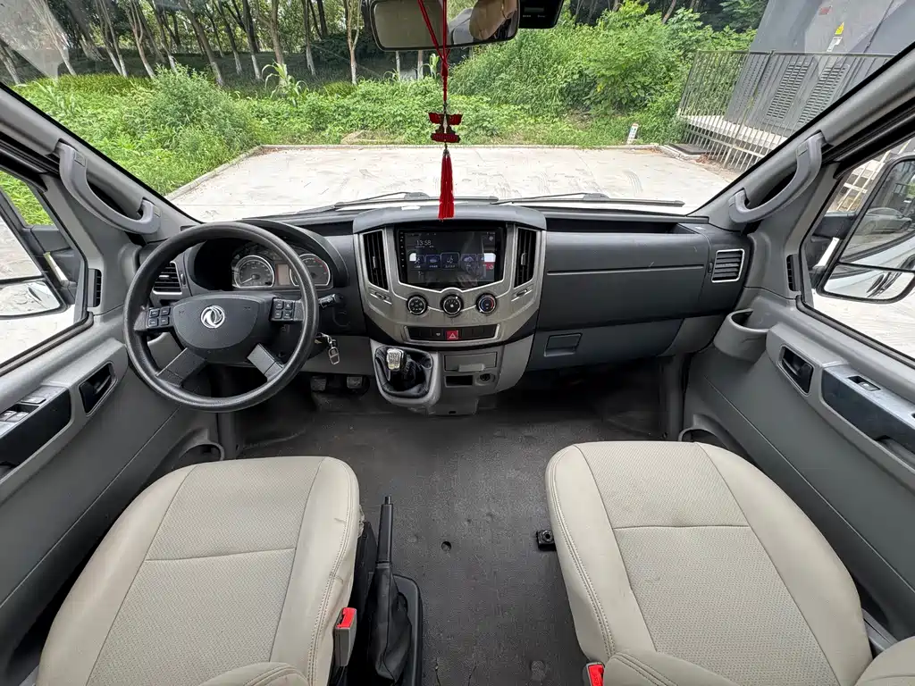 Yufeng 2020 2.5T V9 logistics vehicle long axis mid-roof 6-9 seats national V ZD25 купить на сайте DeffCars