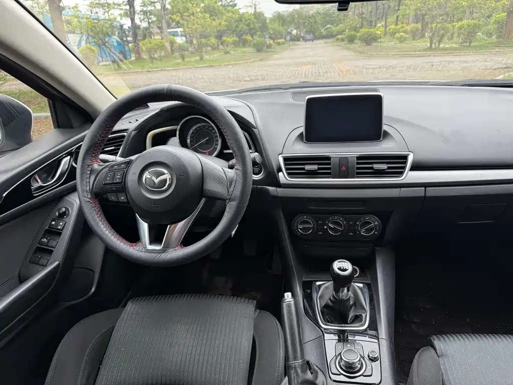 Mazda3 Angkesela 2014 Sedan 1.5L Manual Comfort Type купить на сайте DeffCars
