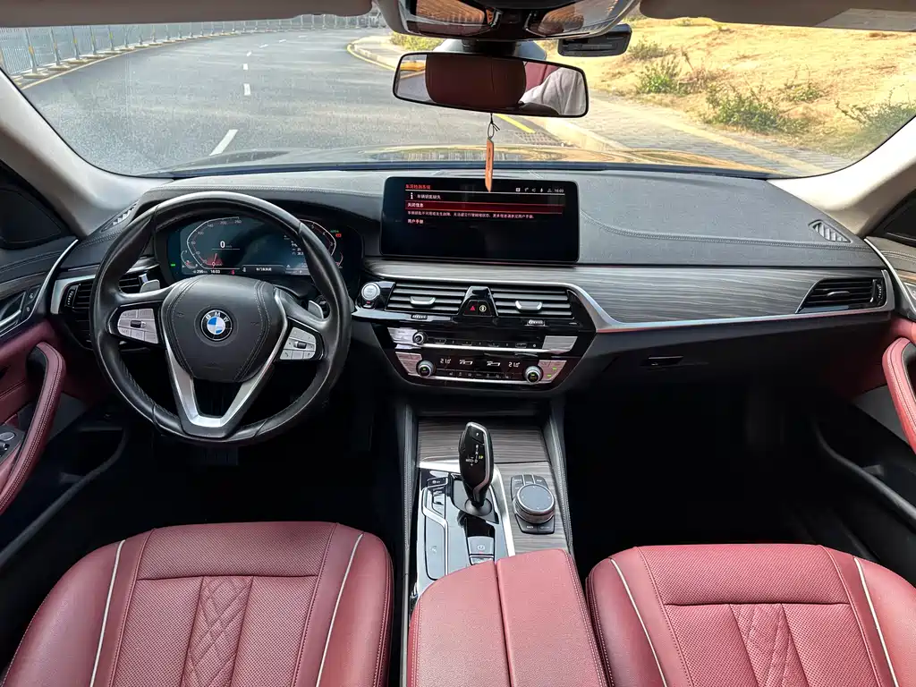 BMW 5 Series 2021 facelift 530Li leading model luxury package купить на сайте DeffCars