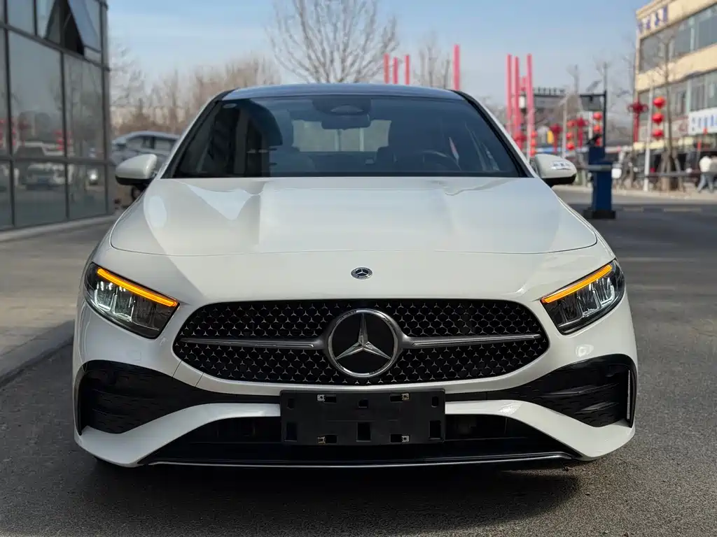 Mercedes-Benz A-Class 2023 A 180 L купить на сайте DeffCars