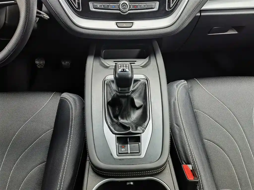 Jietu X70M 2022 model 1.5T manual avant-garde companion type 5 seats купить на сайте DeffCars