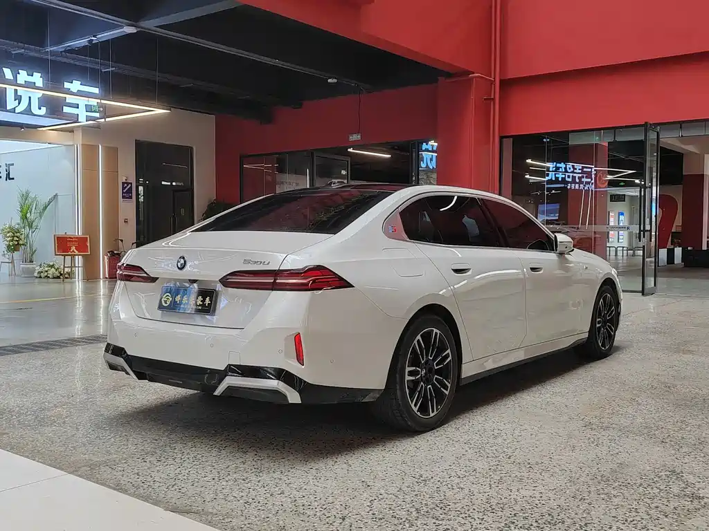BMW 5 Series 2024 530Li Leading M Sports Package купить на сайте DeffCars