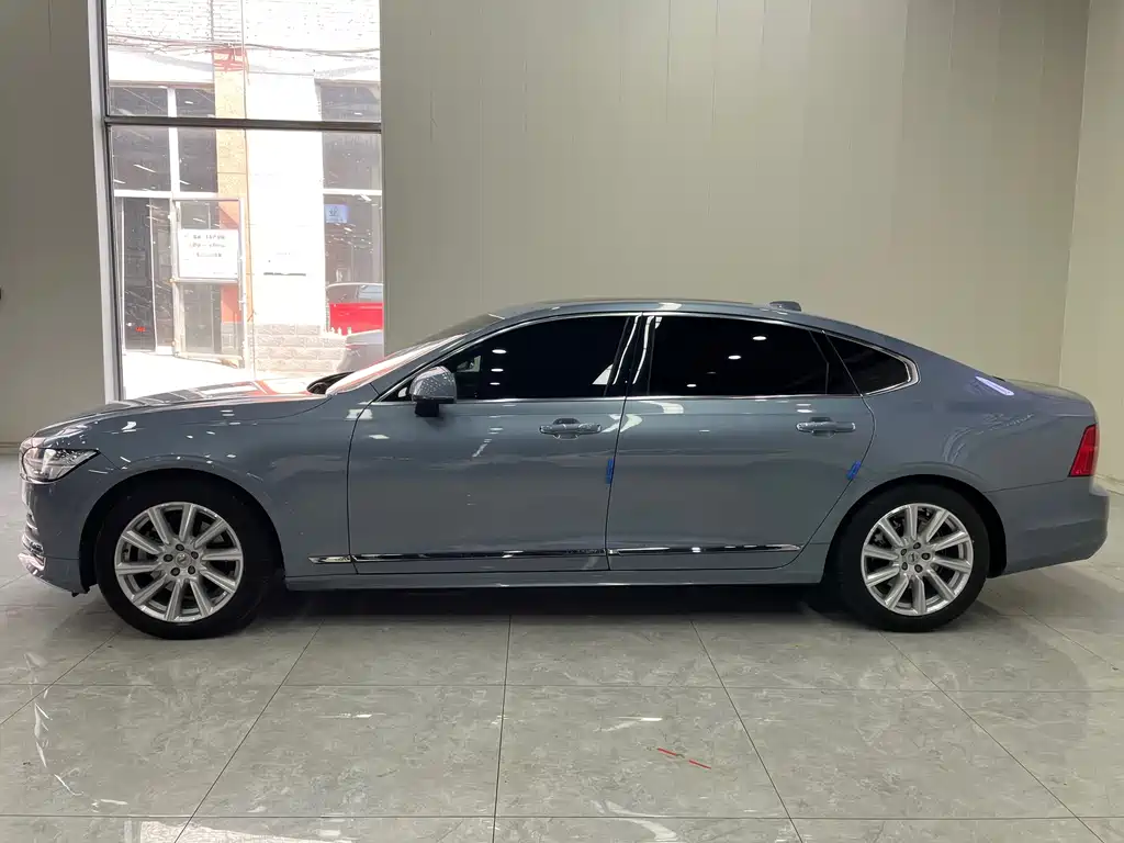 Volvo S90 2020 T5 Zhiyuan Luxury Edition купить на сайте DeffCars