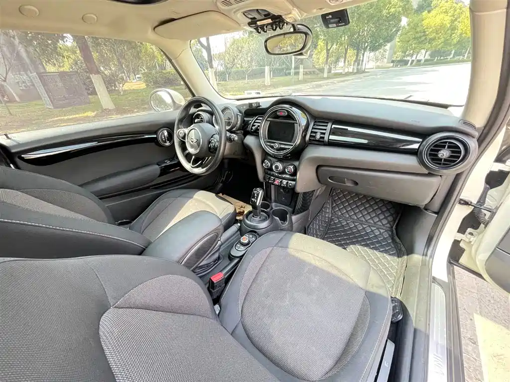 MINI 2018 1.5T ONE PLUS купить на сайте DeffCars