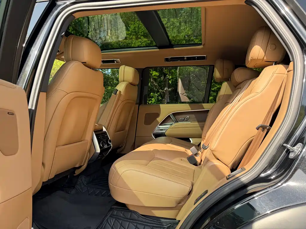 Range Rover 2023 3.0 L6 400PS Seven-seater Extended Edition купить на сайте DeffCars