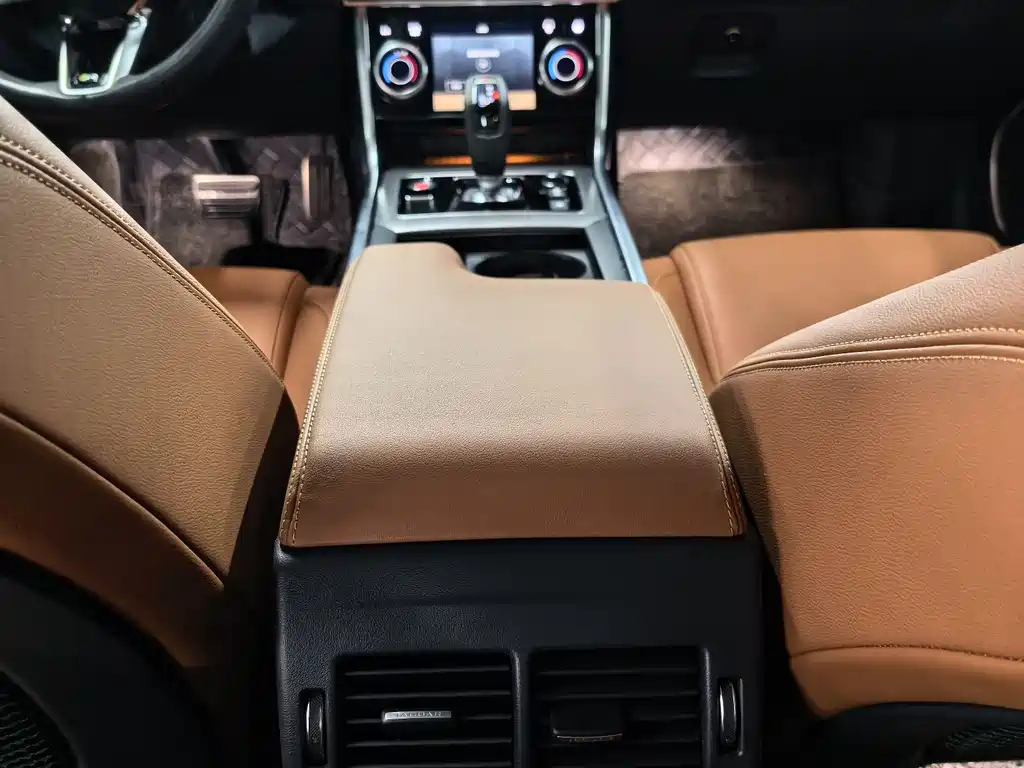 Jaguar XEL 2024 2.0T 250PS R-DYNAMIC S aggressive sports version купить на сайте DeffCars