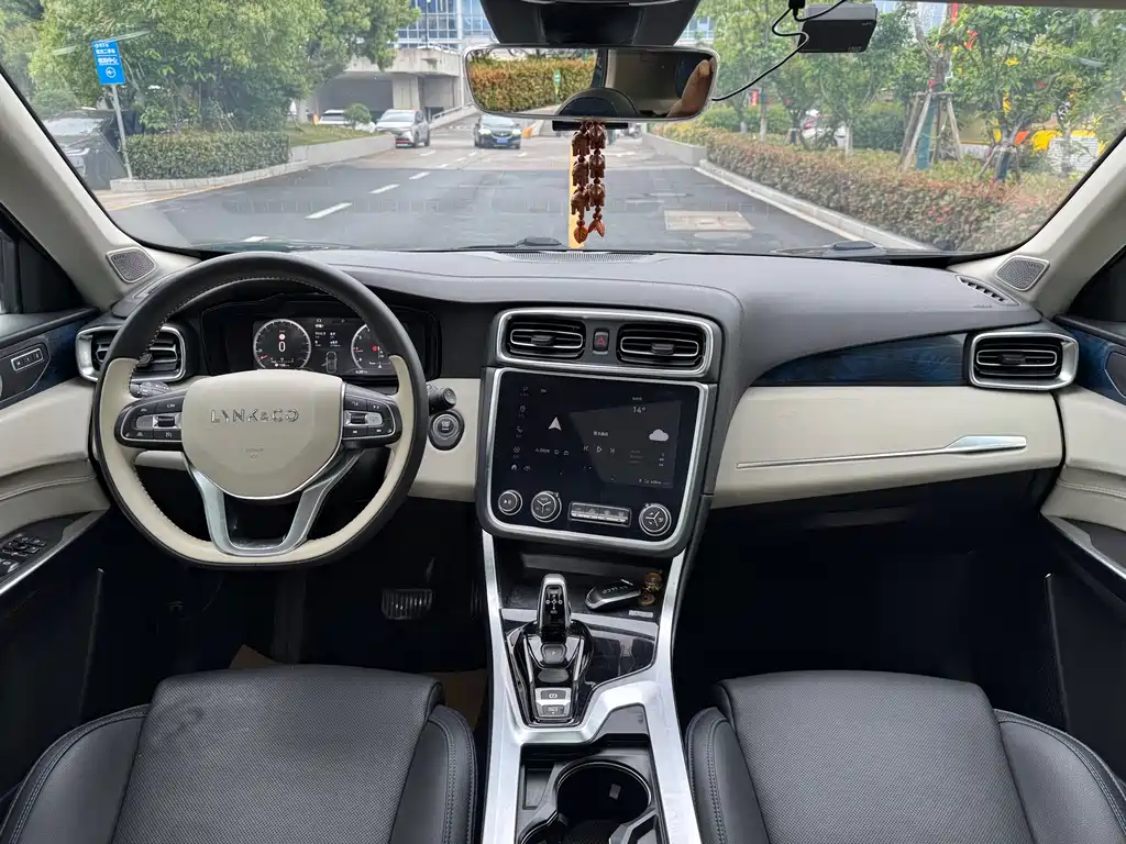 Lynk & Co 01 2019 2.0T 2WD Yao Pro Edition National V купить на сайте DeffCars