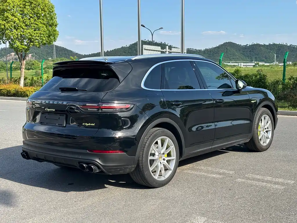 Cayenne New Energy 2019 Cayenne E-Hybrid 2.0T купить на сайте DeffCars