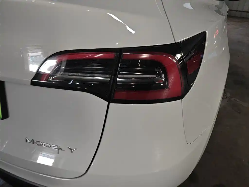 Model Y 2024 rear-wheel drive version купить на сайте DeffCars