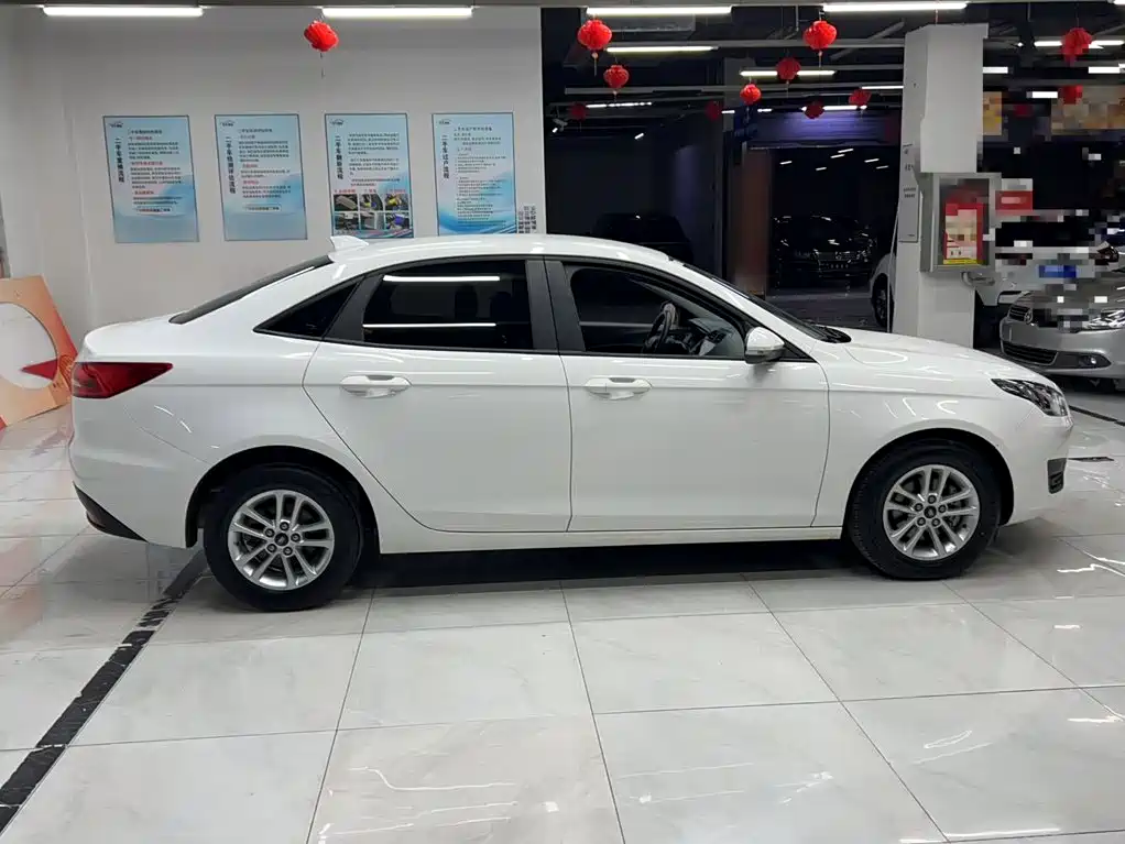 Escort 2019 facelift 1.5L automatic quality model (tire pressure monitoring) National VI купить на сайте DeffCars
