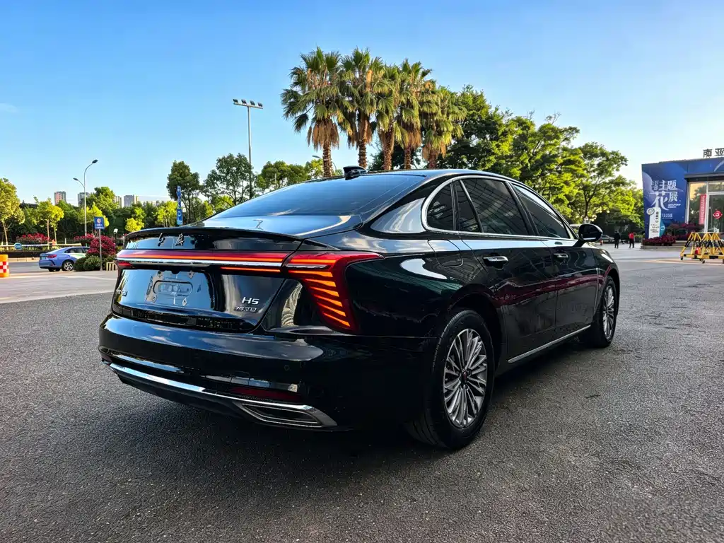 Hongqi H5 2024 1.5T DCT Zhilian Qiyun Edition купить на сайте DeffCars