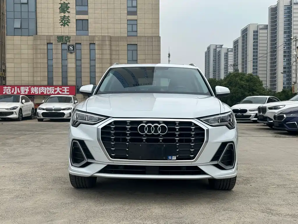 Audi Q3 2023 35 TFSI Fashionable and Dynamic (1.4T) купить на сайте DeffCars