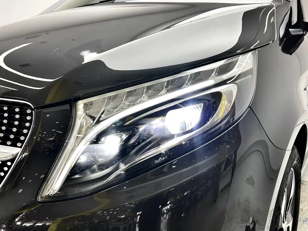 Mercedes-Benz V-Class 2020 V 260 L Long Wheelbase Luxury Edition купить на сайте DeffCars